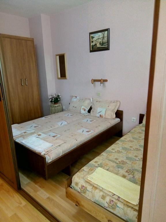Апартамент Панорамна Гледка Tryavna Esterno foto